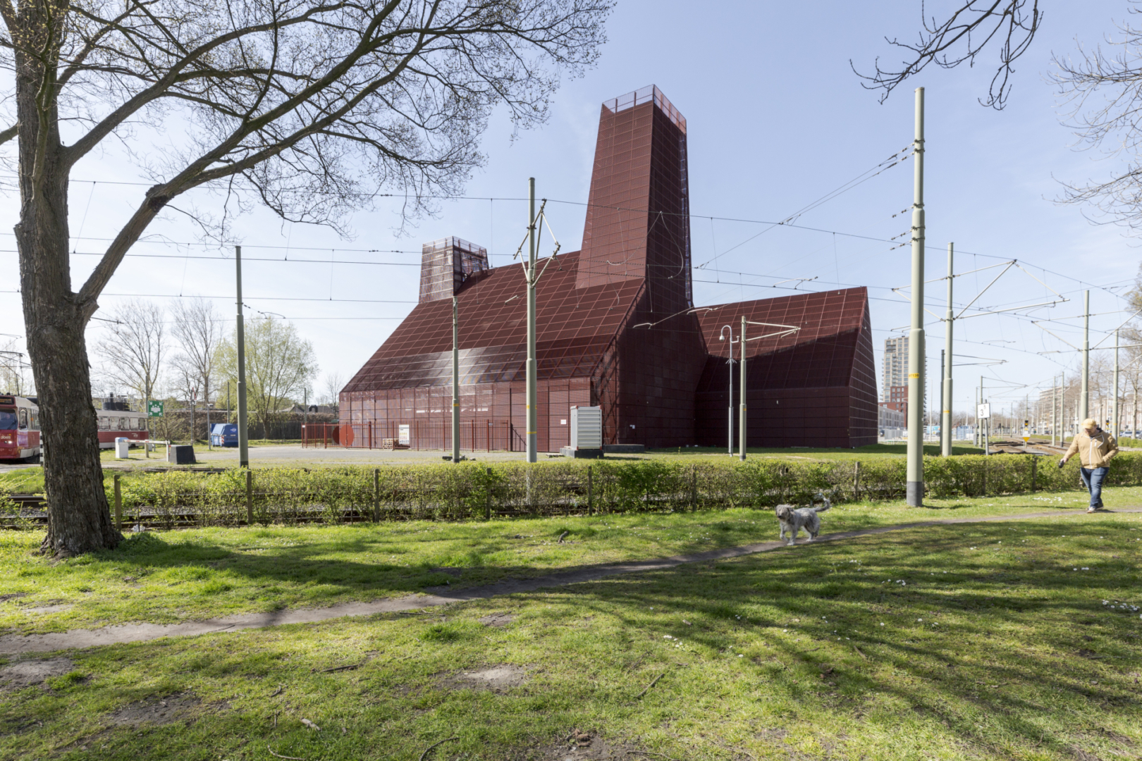 De centrale aan de Leyweg verwarmt al 2.500 Haagse woningen met aardwarmte.